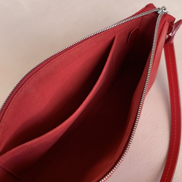 Red LV Louis Vuitton shoulder bag Pochette. - Picture 8 of 10